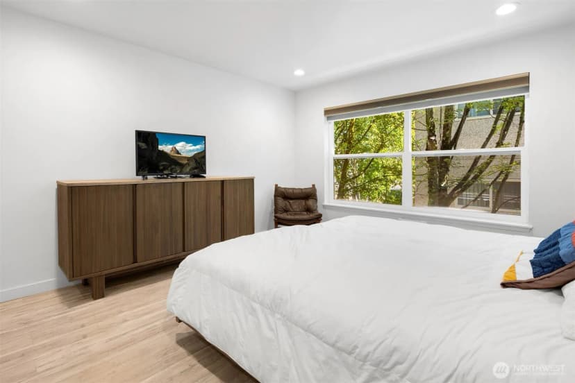 Property photo for 7600 Greenwood Avenue N #209, Seattle photo 7