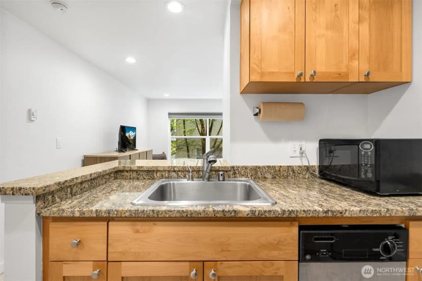 Property photo for 7600 Greenwood Avenue N #209, Seattle photo 13