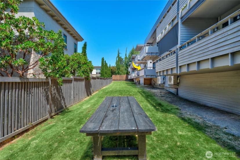 Property photo for 10112 Ne 68th Street Ne #4, Kirkland photo 7