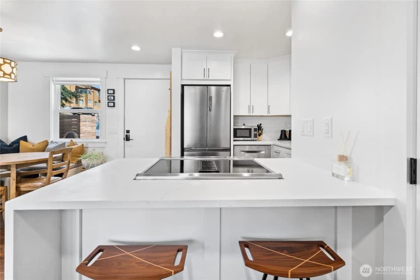 Property photo for 10112 Ne 68th Street Ne #4, Kirkland photo 14