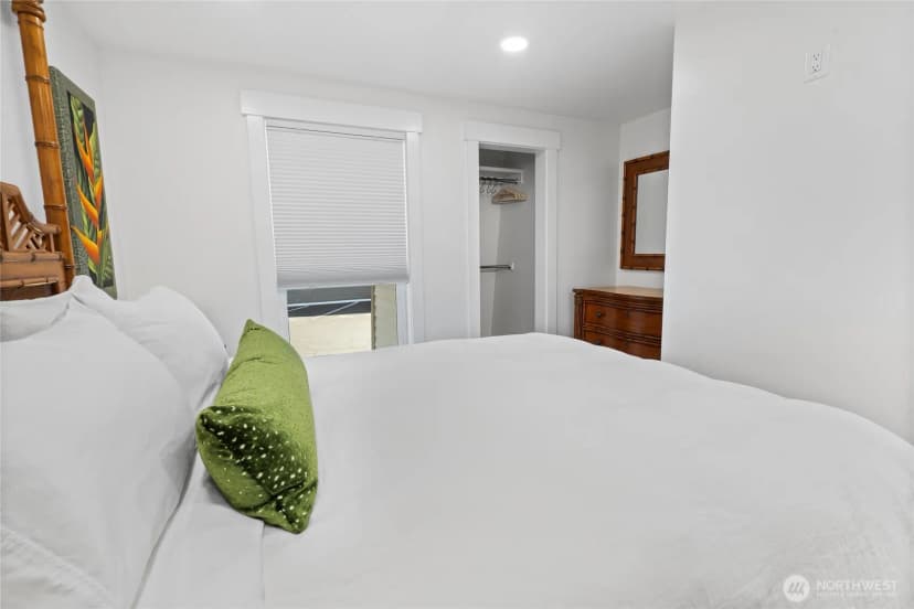 Property photo for 10112 Ne 68th Street Ne #4, Kirkland photo 22
