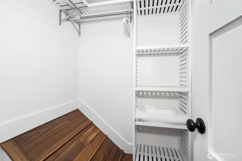 Property photo for 10112 Ne 68th Street Ne #4, Kirkland photo 28