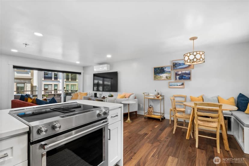 Property photo for 10112 Ne 68th Street Ne #4, Kirkland photo 16
