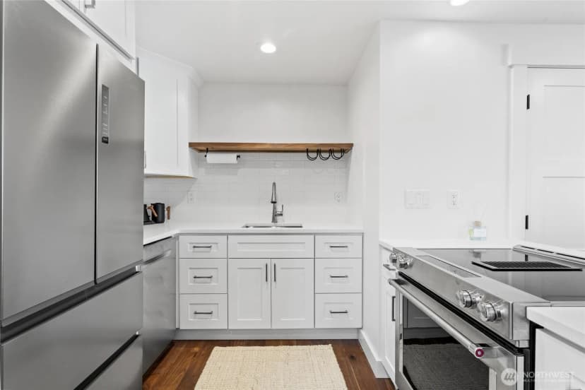 Property photo for 10112 Ne 68th Street Ne #4, Kirkland photo 13