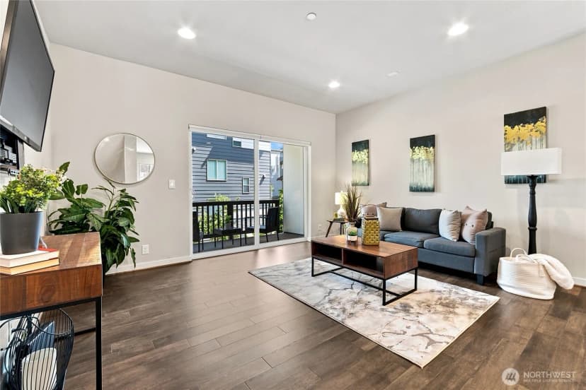 Property photo for 1946 Newport Way Nw #16, Issaquah photo 8