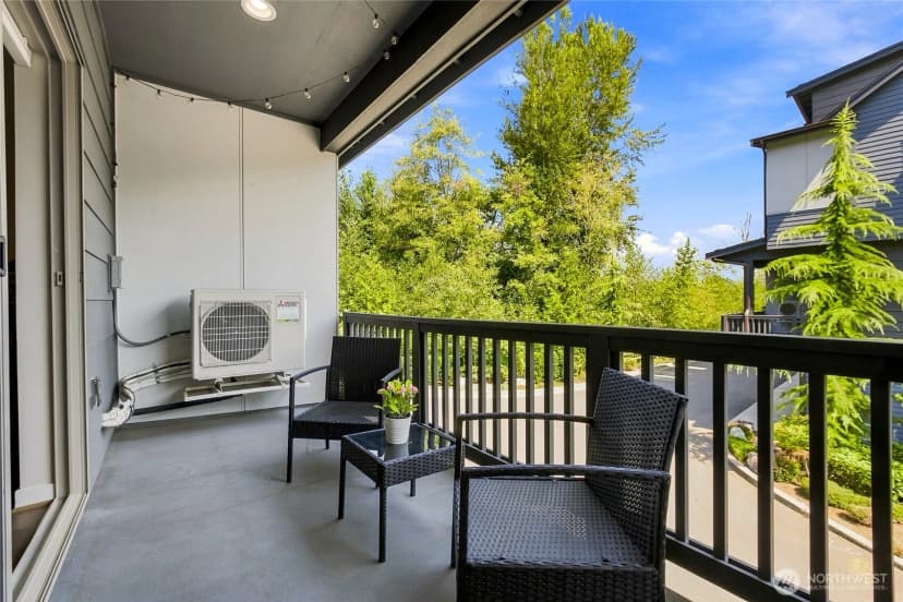Property photo for 1946 Newport Way Nw #16, Issaquah photo 9