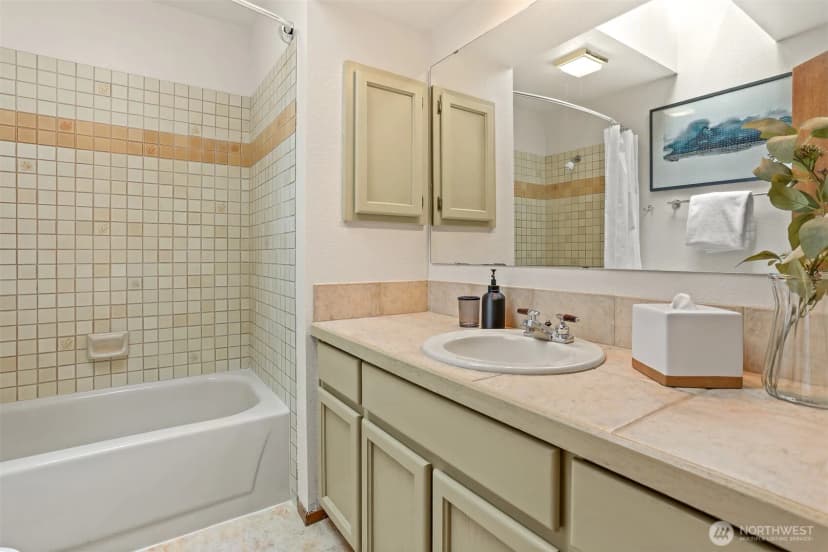 Property photo for 14855 Se 10th Place, Bellevue photo 18