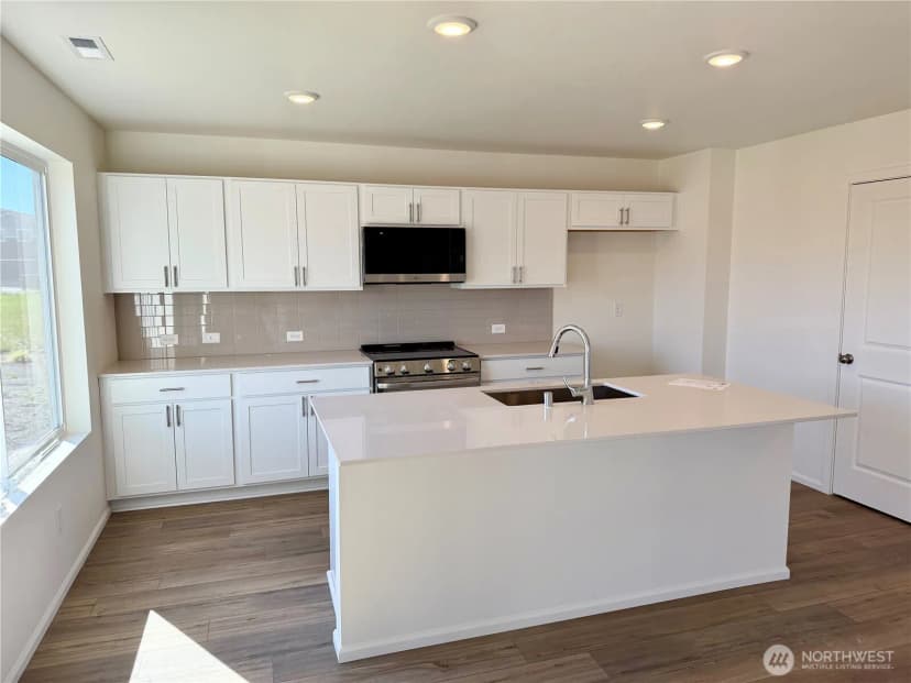 Property photo for 9855 Ferns Loop Se, Yelm photo 6