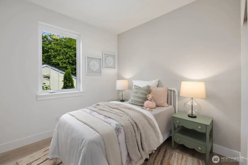 Property photo for 825 Ne 105th Street, Seattle photo 23