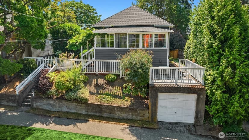 Property photo for 3943 S Orcas Street, Seattle