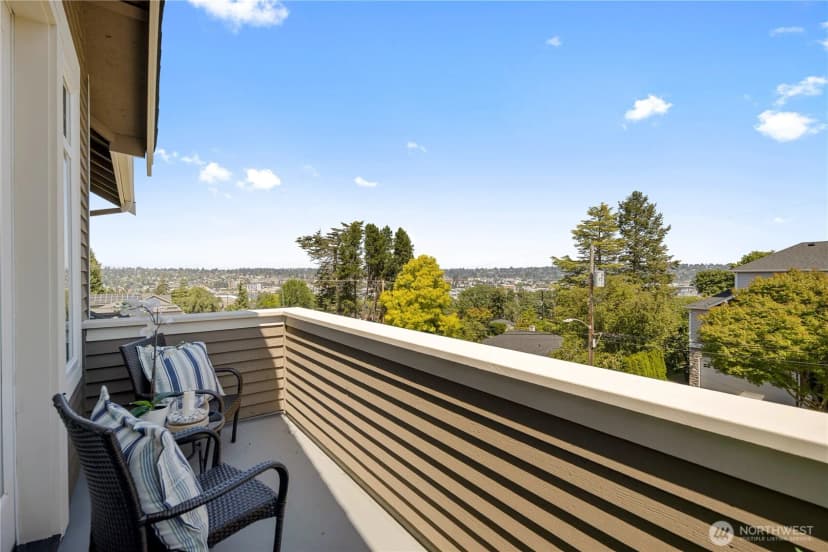 Property photo for 4047 Willams Avenue W, Seattle photo 2