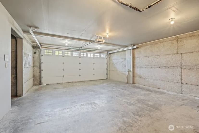 Property photo for 4047 Willams Avenue W, Seattle photo 34