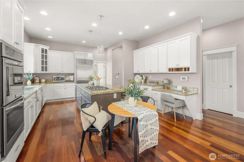 Property photo for 4047 Willams Avenue W, Seattle photo 16