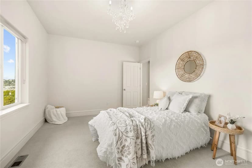 Property photo for 4047 Willams Avenue W, Seattle photo 22