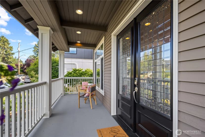 Property photo for 4047 Willams Avenue W, Seattle photo 10