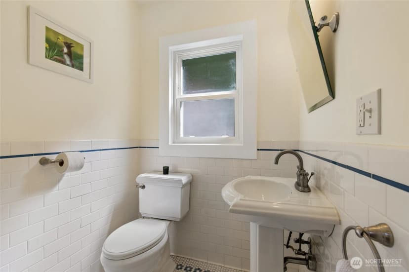 Property photo for 2910 W Crockett Street, Seattle photo 17