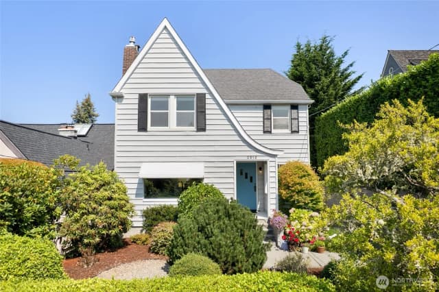 Property photo for 2910 W Crockett Street, Seattle, WA 98199