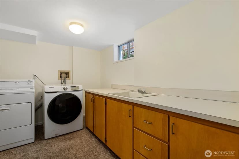 Property photo for 2910 W Crockett Street, Seattle photo 28