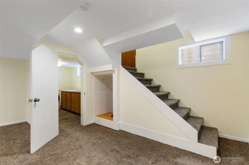 Property photo for 2910 W Crockett Street, Seattle photo 26