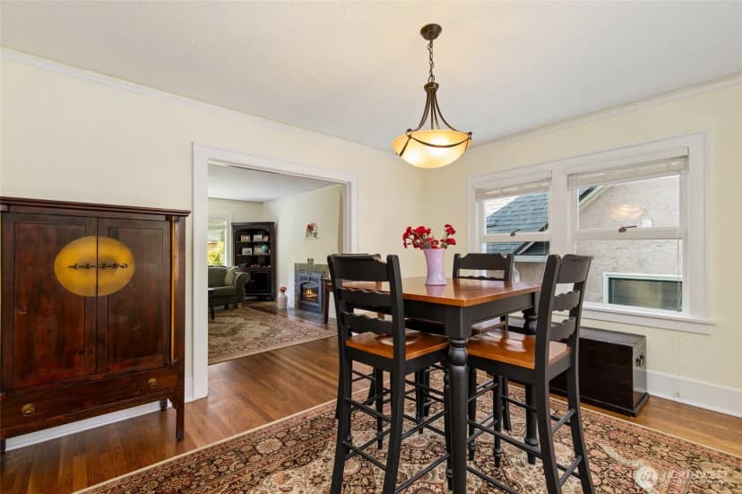 Property photo for 2910 W Crockett Street, Seattle photo 12