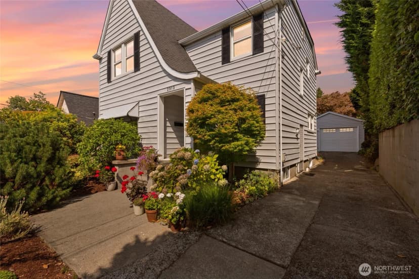 Property photo for 2910 W Crockett Street, Seattle photo 39