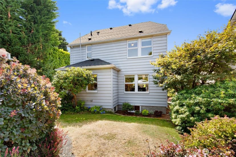 Property photo for 2910 W Crockett Street, Seattle photo 30