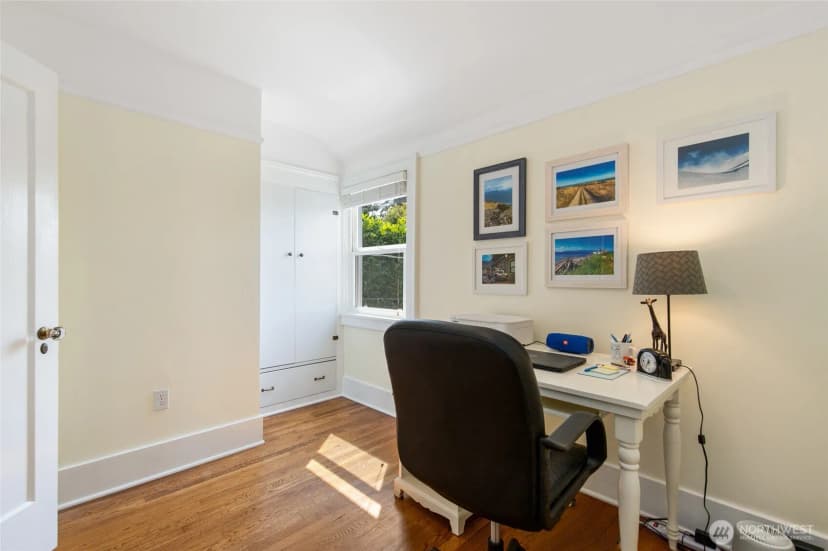 Property photo for 2910 W Crockett Street, Seattle photo 18