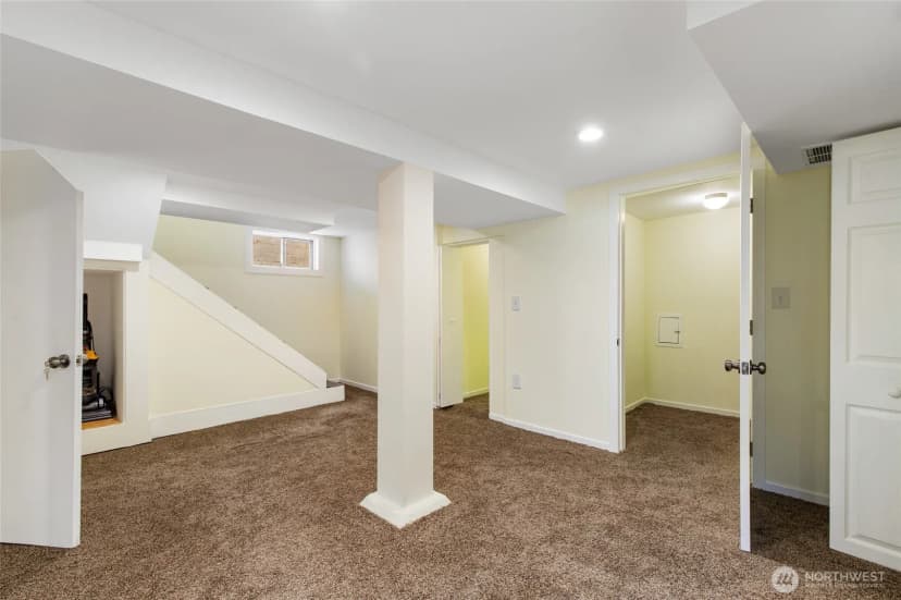 Property photo for 2910 W Crockett Street, Seattle photo 27