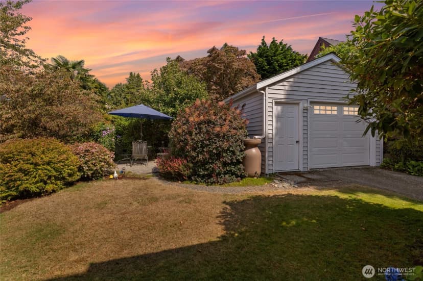 Property photo for 2910 W Crockett Street, Seattle photo 36