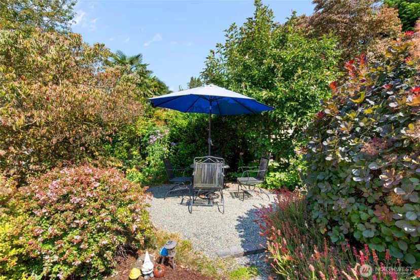 Property photo for 2910 W Crockett Street, Seattle photo 32