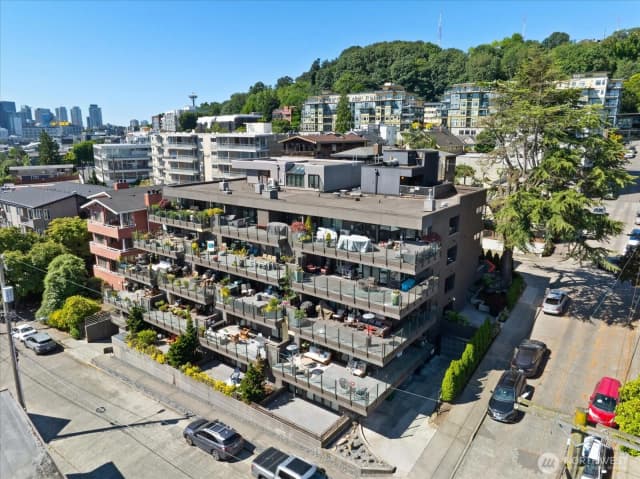 Property photo for 2040 Waverly Place N #301, Seattle photo 3