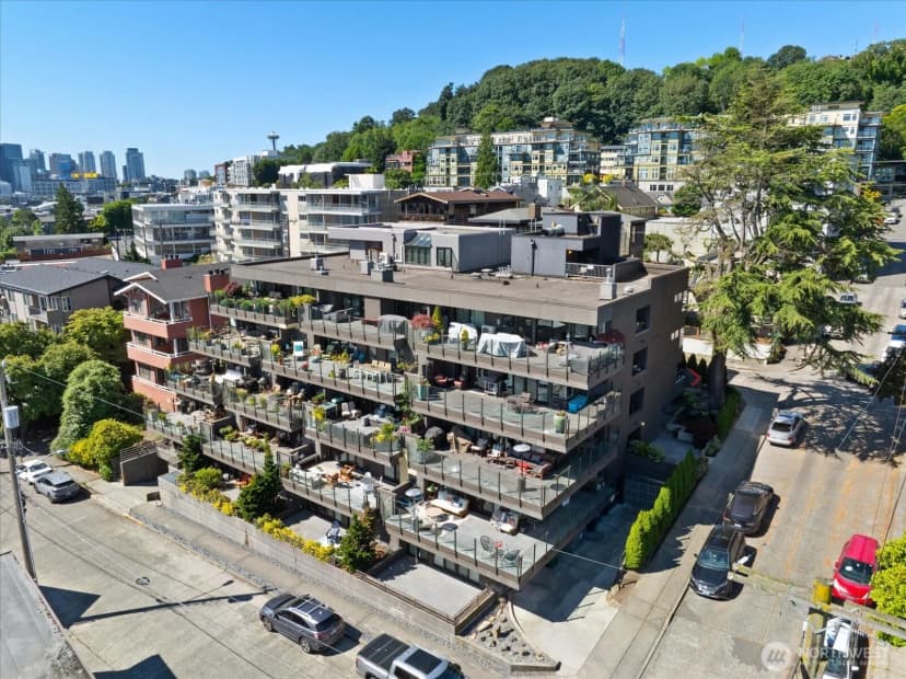 Property photo for 2040 Waverly Place N #301, Seattle photo 3