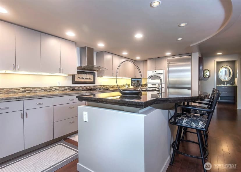 Property photo for 2040 Waverly Place N #301, Seattle photo 10
