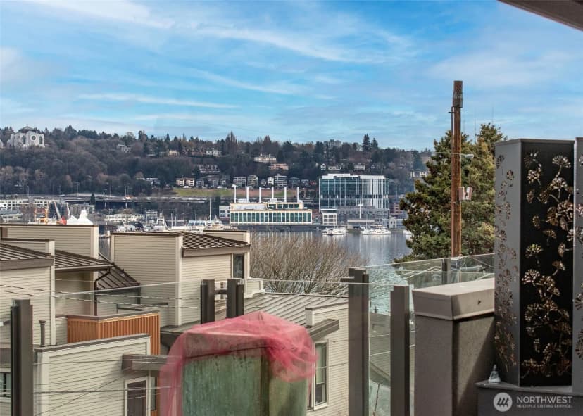 Property photo for 2040 Waverly Place N #301, Seattle photo 31
