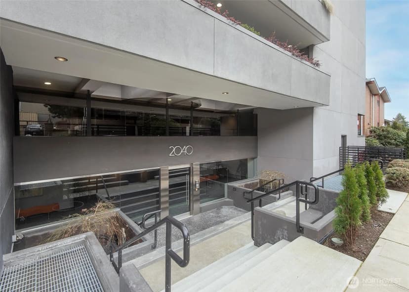 Property photo for 2040 Waverly Place N #301, Seattle photo 35