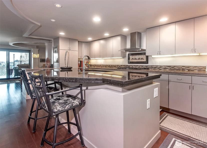 Property photo for 2040 Waverly Place N #301, Seattle photo 8