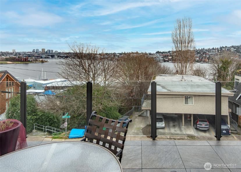 Property photo for 2040 Waverly Place N #301, Seattle photo 27