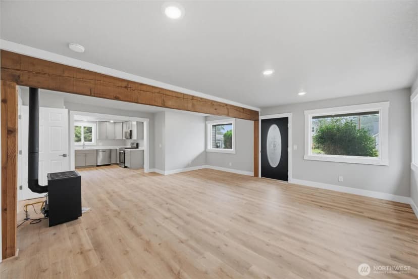 Property photo for 811 Nooksack Avenue, Nooksack photo 4