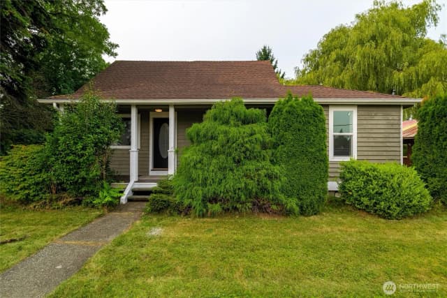 Property photo for 811 Nooksack Avenue, Nooksack photo 2
