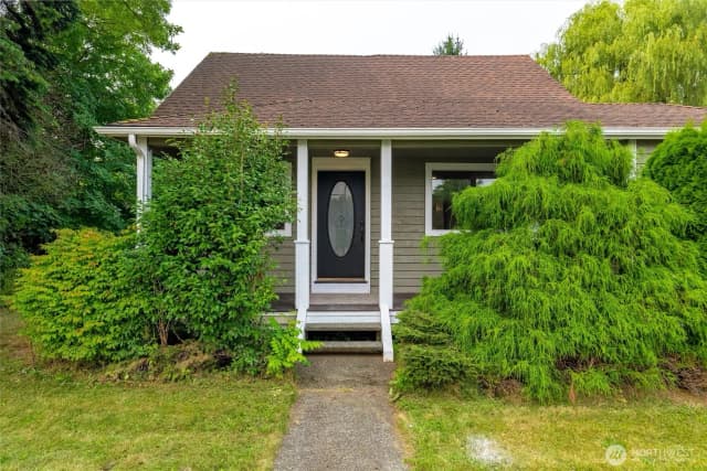 Property photo for 811 Nooksack Avenue, Nooksack
