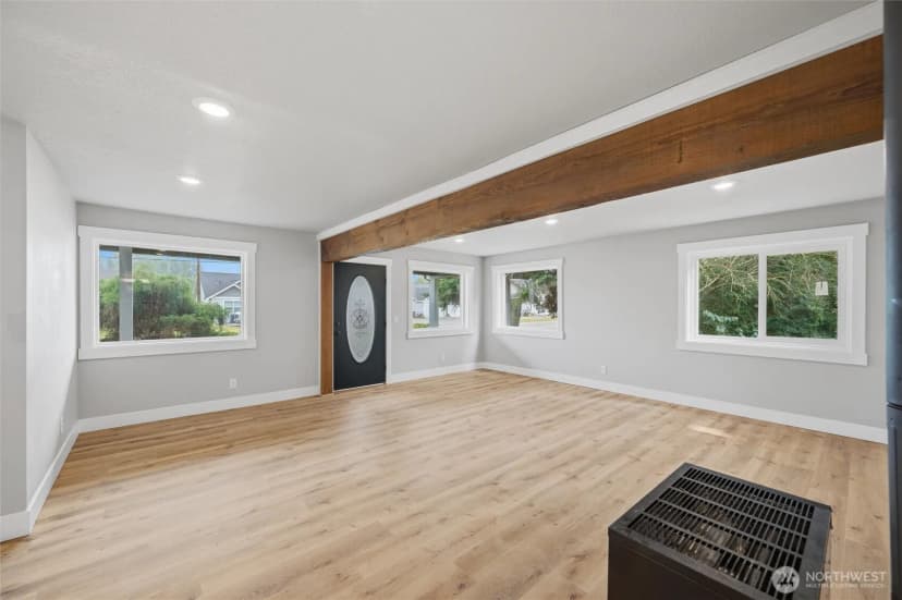 Property photo for 811 Nooksack Avenue, Nooksack photo 6
