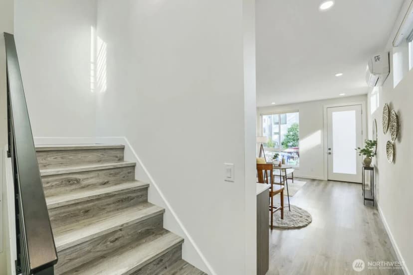 Property photo for 10413 Alderbrook Place Nw, Seattle photo 12