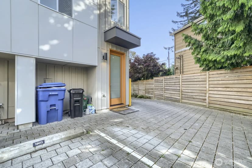 Property photo for 10413 Alderbrook Place Nw, Seattle photo 28