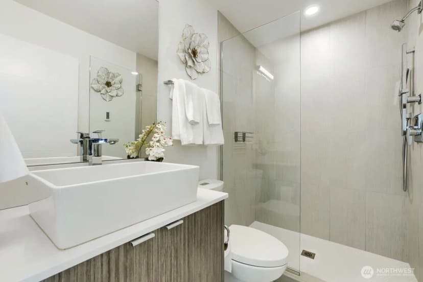 Property photo for 10413 Alderbrook Place Nw, Seattle photo 18