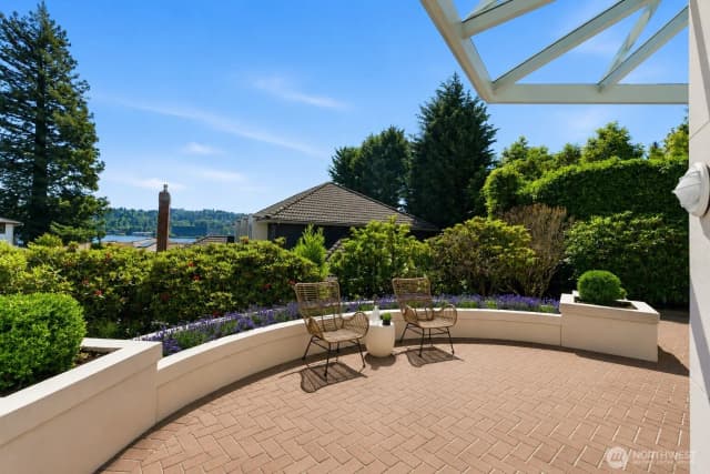 Property photo for 7432 E Mercer Wy, Mercer Island photo 4