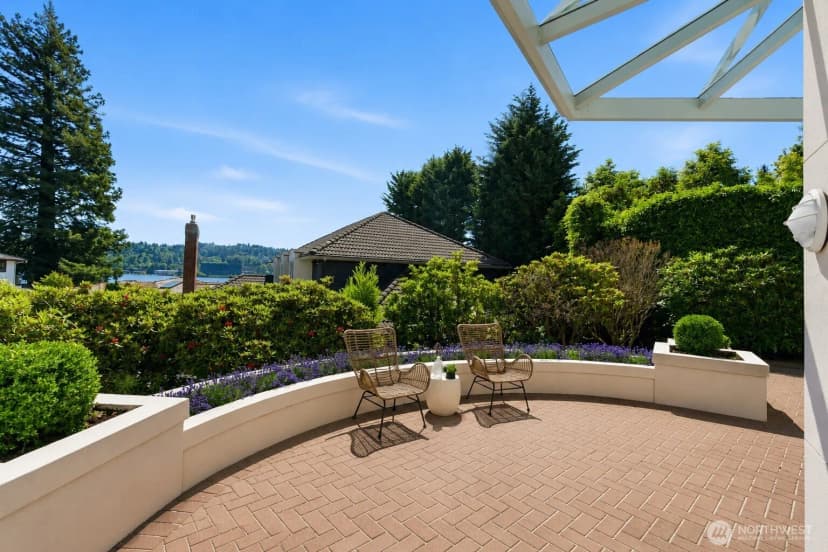 Property photo for 7432 E Mercer Wy, Mercer Island photo 4