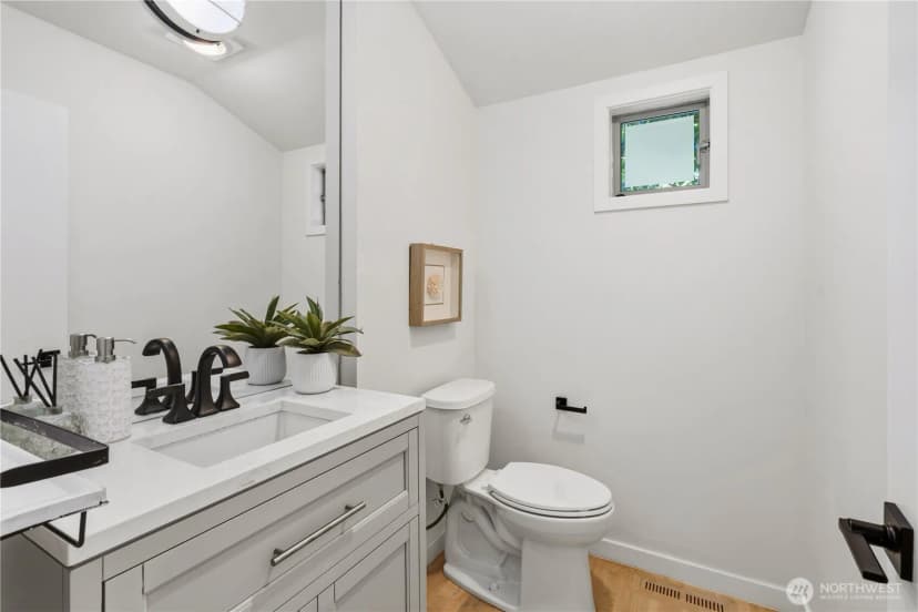 Property photo for 7432 E Mercer Wy, Mercer Island photo 15