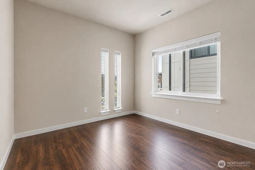 Property photo for 5311 48th Street W, University Place photo 5