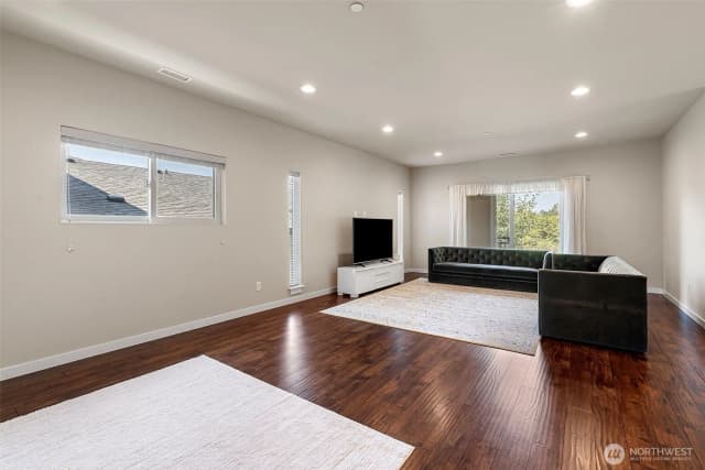 Property photo for 5311 48th Street W, University Place photo 4