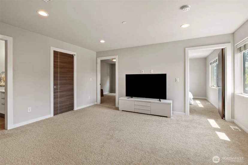 Property photo for 5311 48th Street W, University Place photo 8